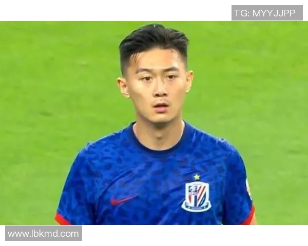 蒋圣龙精彩拦截传球助力球队逆转局势展现出色防守能力 蒋圣龙精彩拦截传球助力球队逆转局势展现出色防守能力