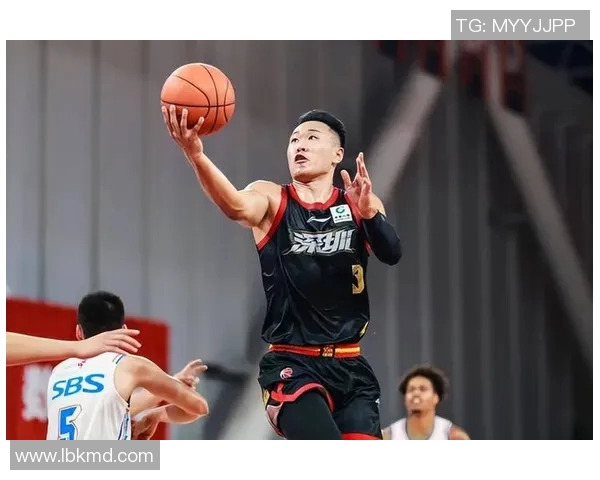 贺希宁带领深圳队在CBA赛季中展现出色表现引发广泛关注与热议