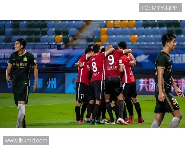 卡隆进球助力球队逆转胜利展现出色个人能力与团队配合