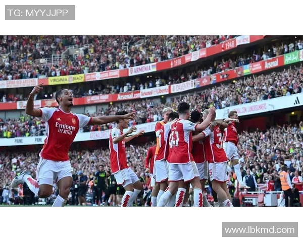 曼城领跑英超积分榜,榜首位置牢不可破 曼城领跑英超积分榜,榜首位置牢不可破