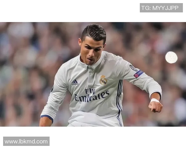 皇马客场大胜巴拉多利德,C罗梅开二度助球队豪取3分 皇马客场大胜巴拉多利德,C罗梅开二度助球队豪取3分