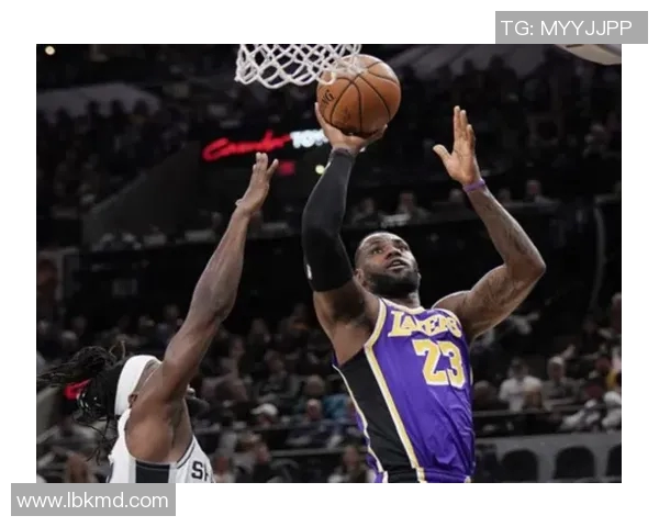 虎队主力罗伯特-高登连续两场砍下三双,表现抢眼